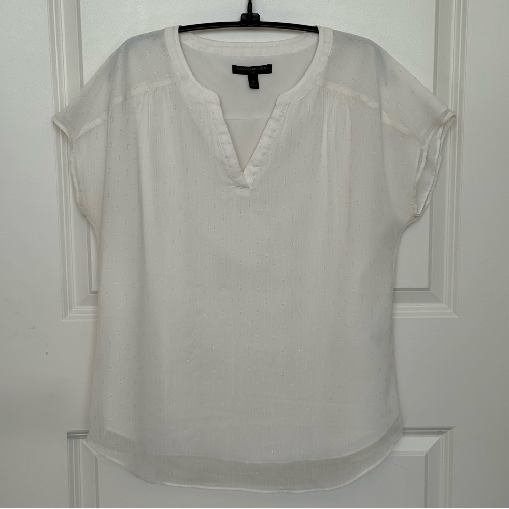 Banana Republic Ivory Sheer Lined Shimmer blouse - M